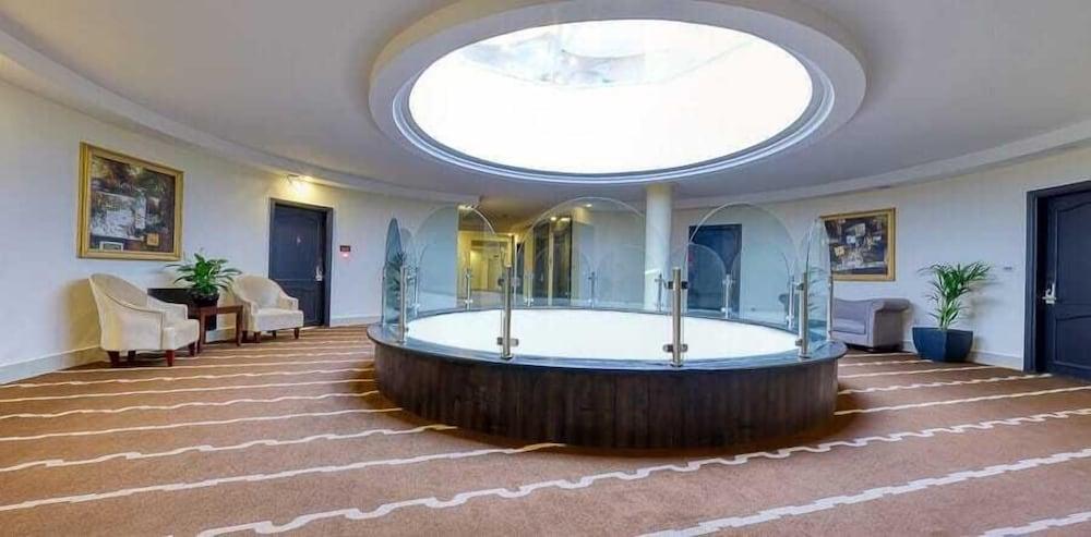 Carnival Hotel Amman Esterno foto