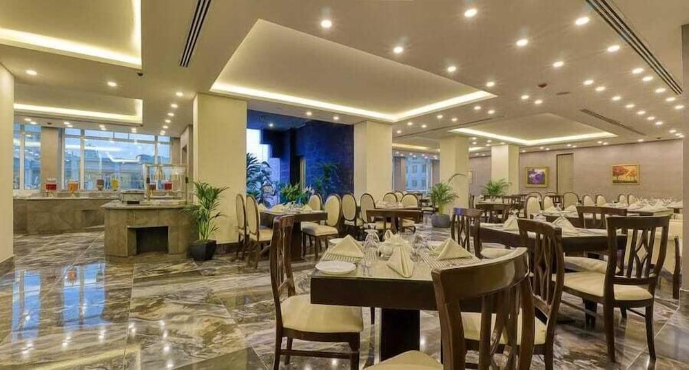 Carnival Hotel Amman Esterno foto