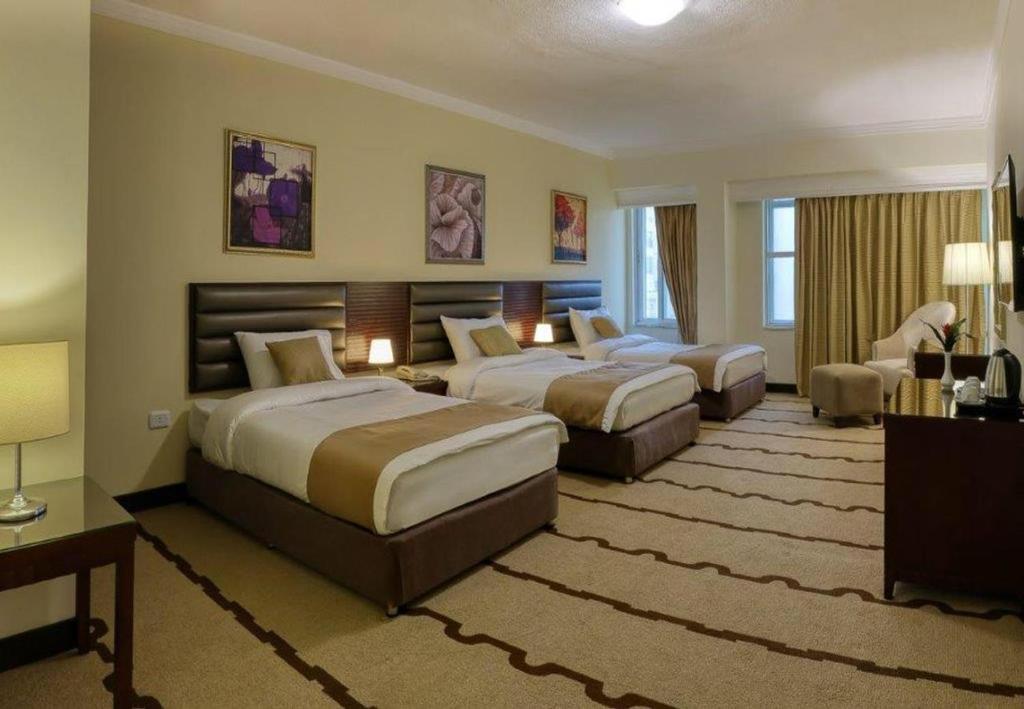 Carnival Hotel Amman Esterno foto