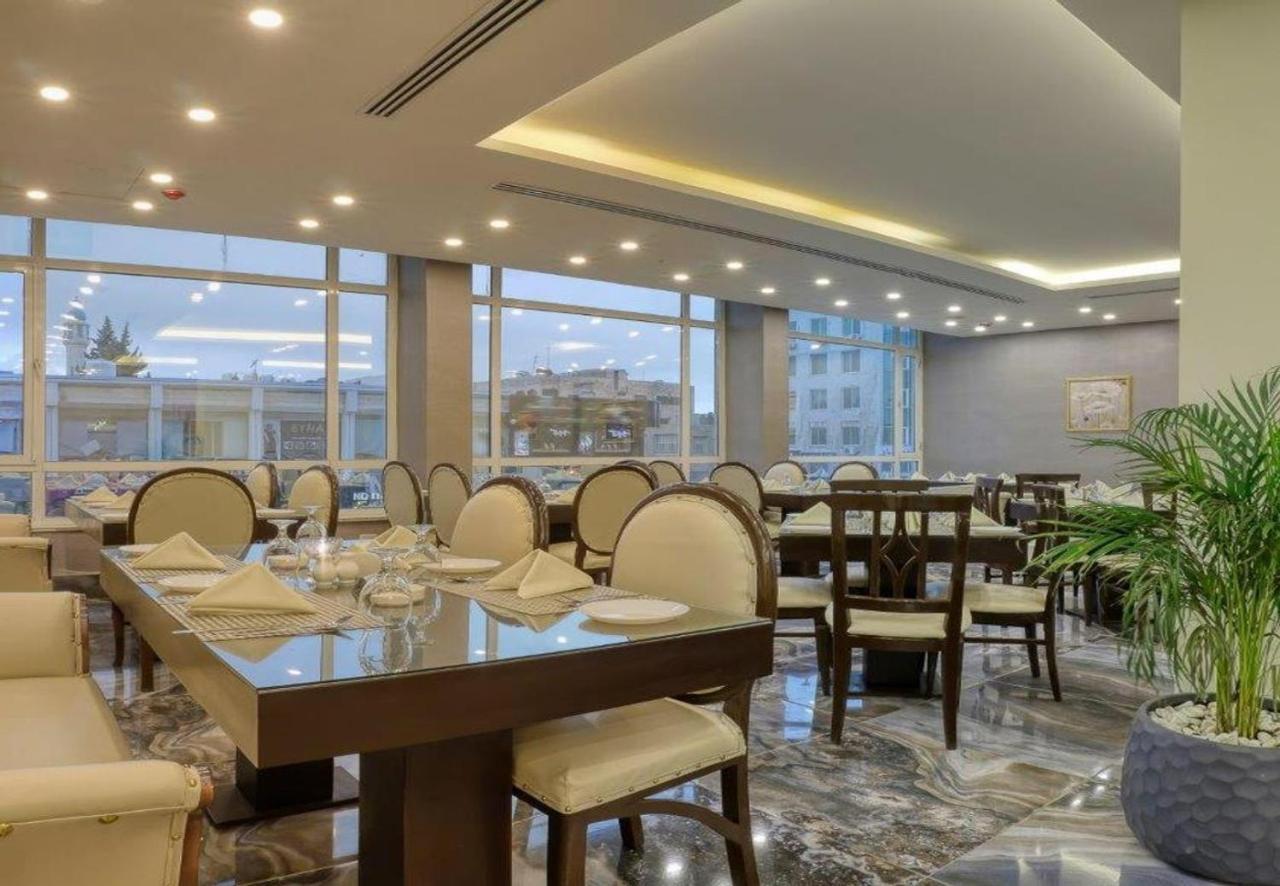 Carnival Hotel Amman Esterno foto