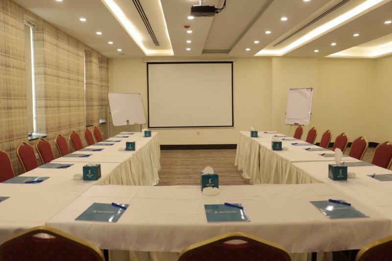 Carnival Hotel Amman Esterno foto